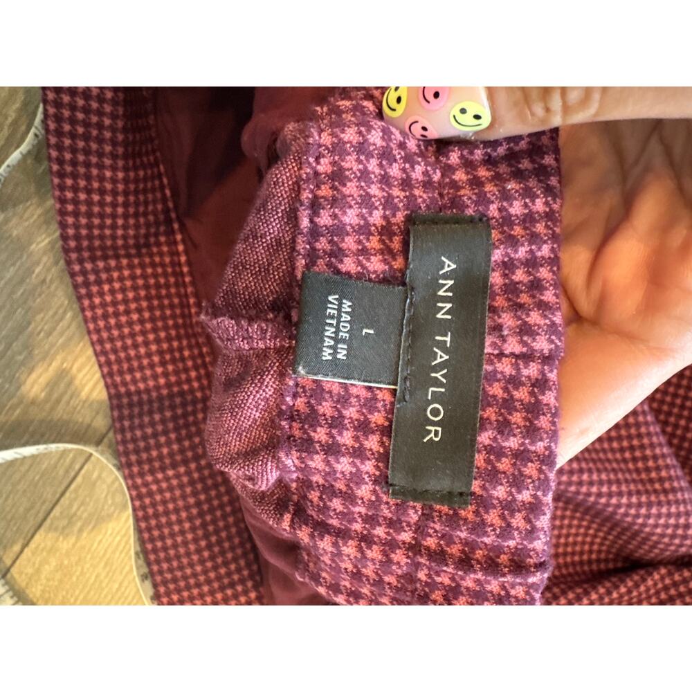 Ann Taylor Burgundy rose Houndstooth Pants Pleated Tapered Leg L - Picture 4 of 5